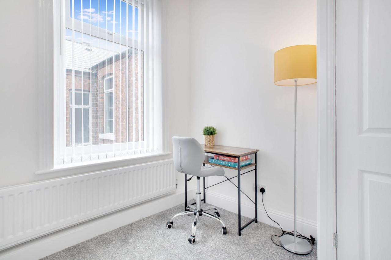 Stunning 4-Bedroom, 2 Bathrooms In Sunderland Sunderland  Zewnętrze zdjęcie