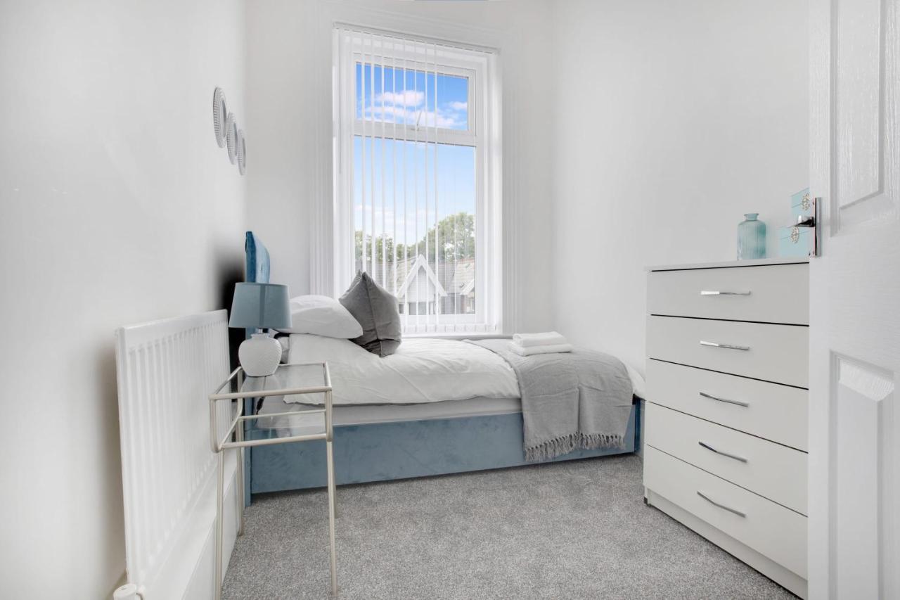 Stunning 4-Bedroom, 2 Bathrooms In Sunderland Sunderland  Zewnętrze zdjęcie