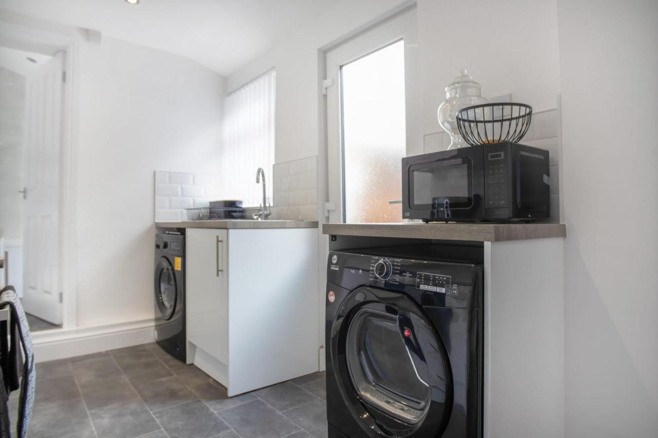 Stunning 4-Bedroom, 2 Bathrooms In Sunderland Sunderland  Zewnętrze zdjęcie